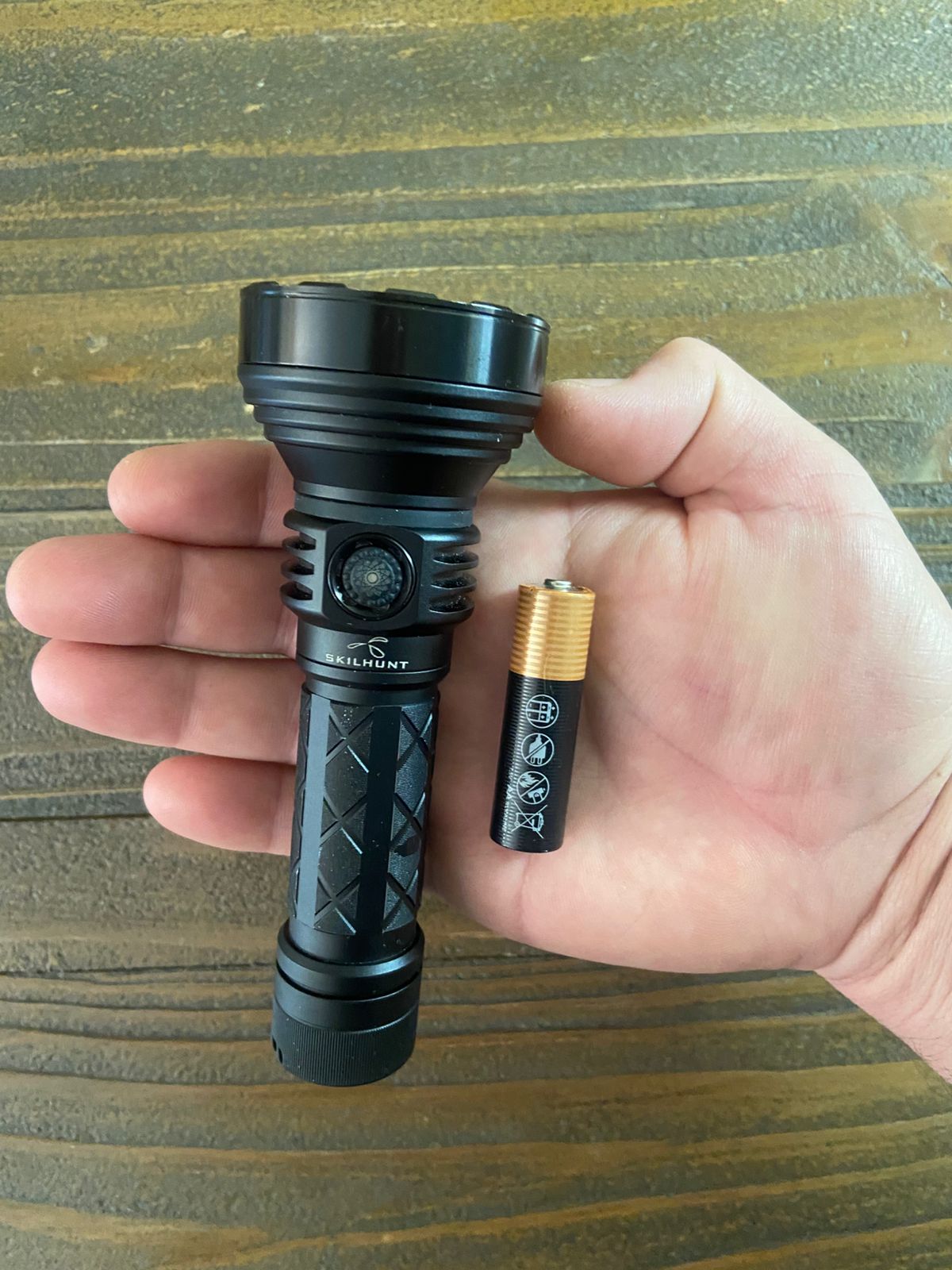 EC500 - 2100 Lumens 21700 - USB-C Rechargeable - Long-Range Flashlight - Luminus SFT-40 Cool White 6500K
