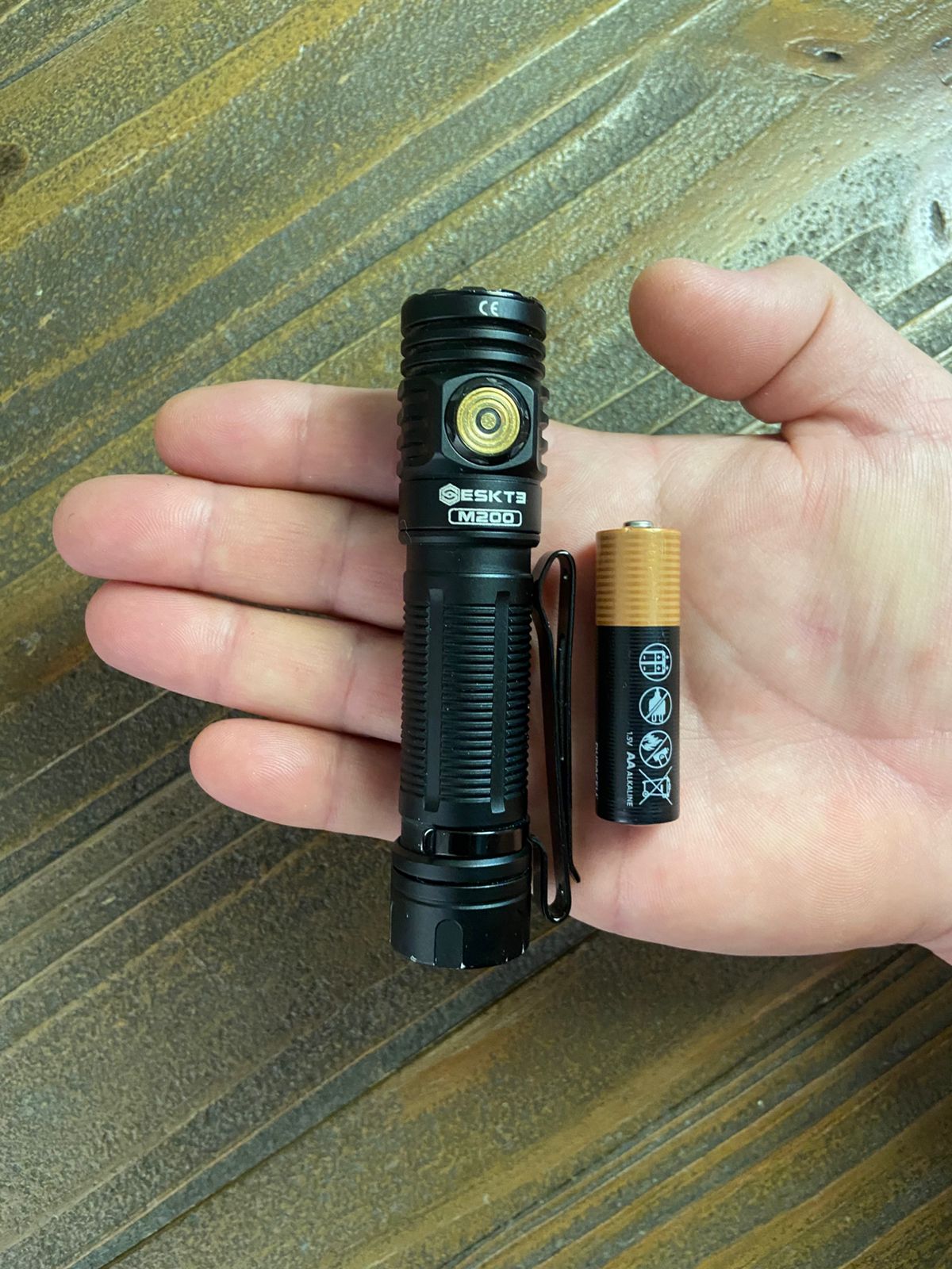 M200 V3 - 1200 Lumens - USB Magnetic Rechargeable - 18650 / CR123A Compatible