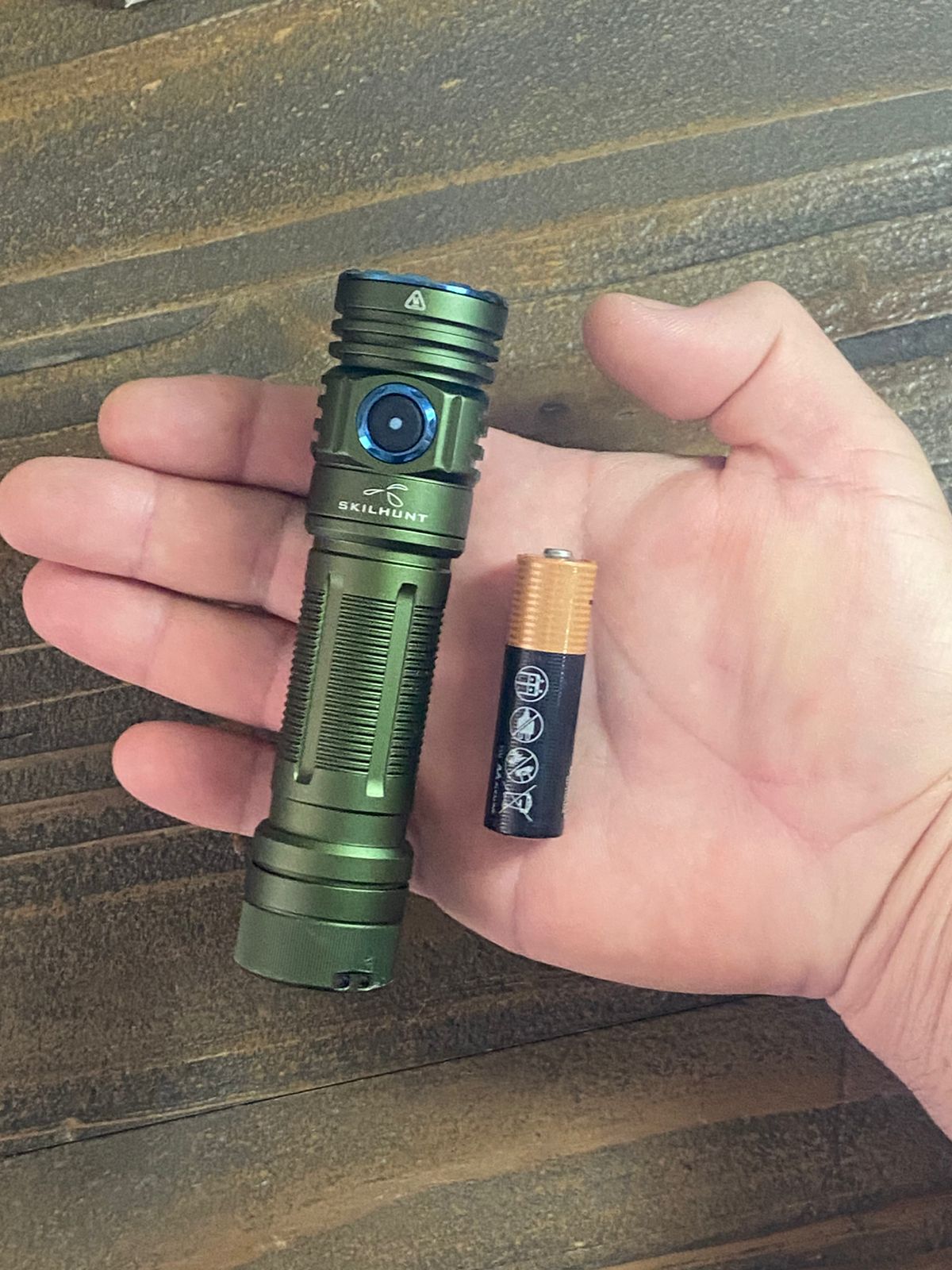 M300 - 2700 Lumens - 21700 Battery - Magnetic USB Rechargeable - CREE XHP50.3 HI Cool White 6500K